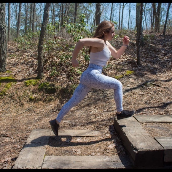 Meet your Posher, Megan - Picture 3 of 3